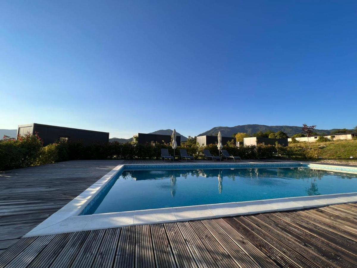 Flandra Glamping Hotell Corbeni Exteriör bild