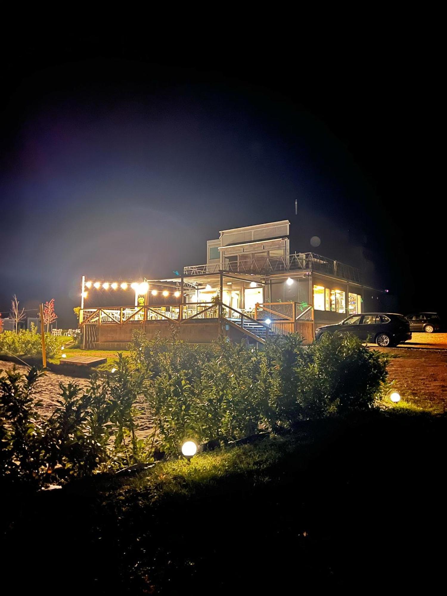 Flandra Glamping Hotell Corbeni Exteriör bild
