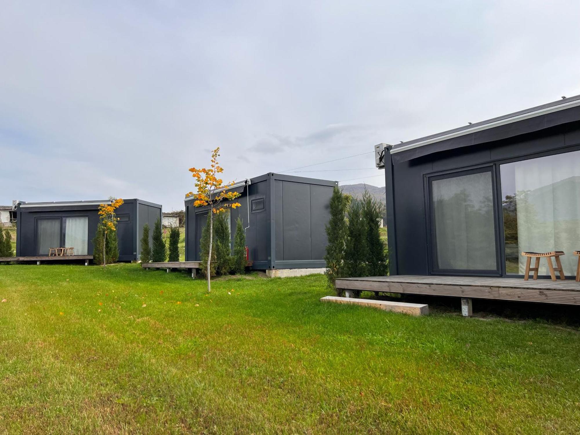 Flandra Glamping Hotell Corbeni Exteriör bild