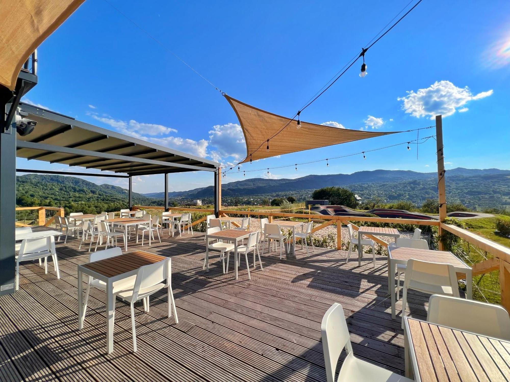 Flandra Glamping Hotell Corbeni Exteriör bild