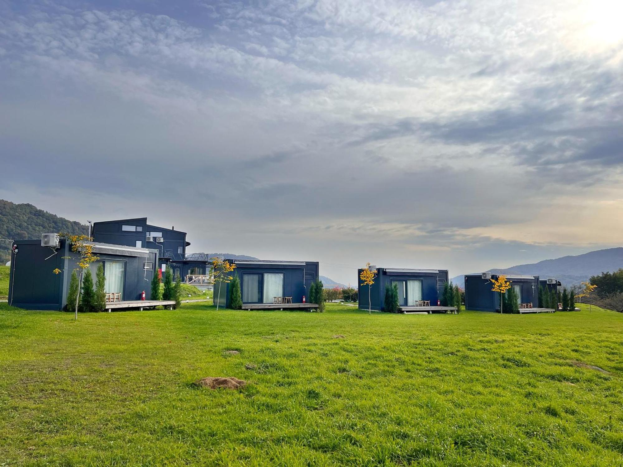 Flandra Glamping Hotell Corbeni Exteriör bild