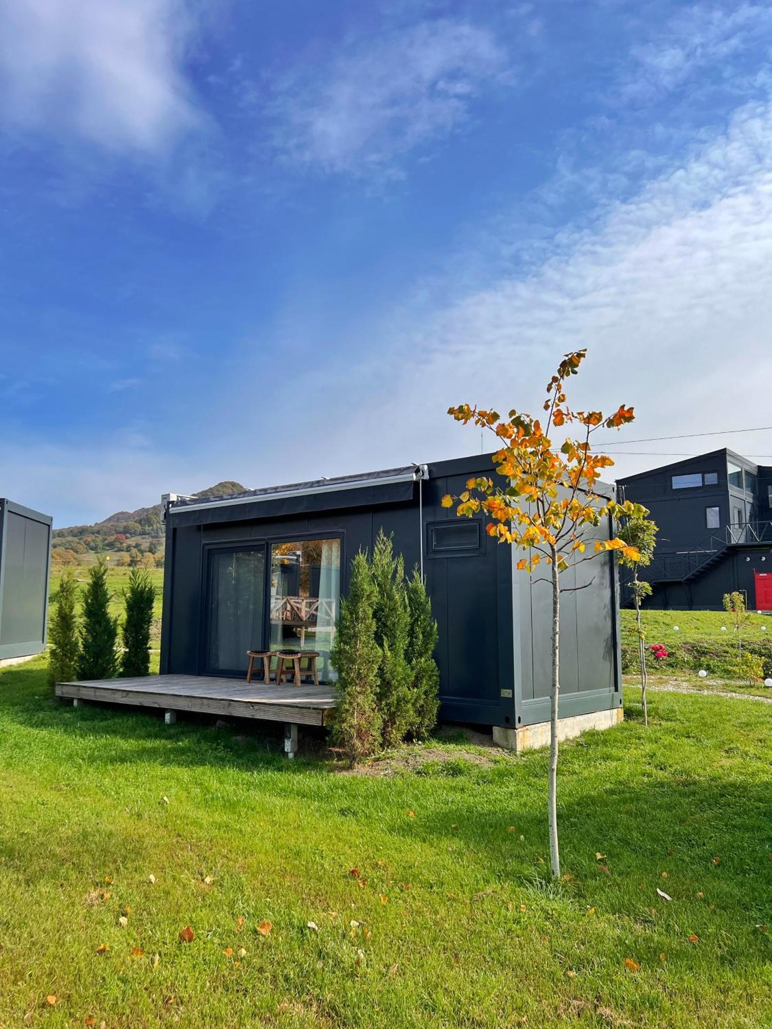 Flandra Glamping Hotell Corbeni Exteriör bild