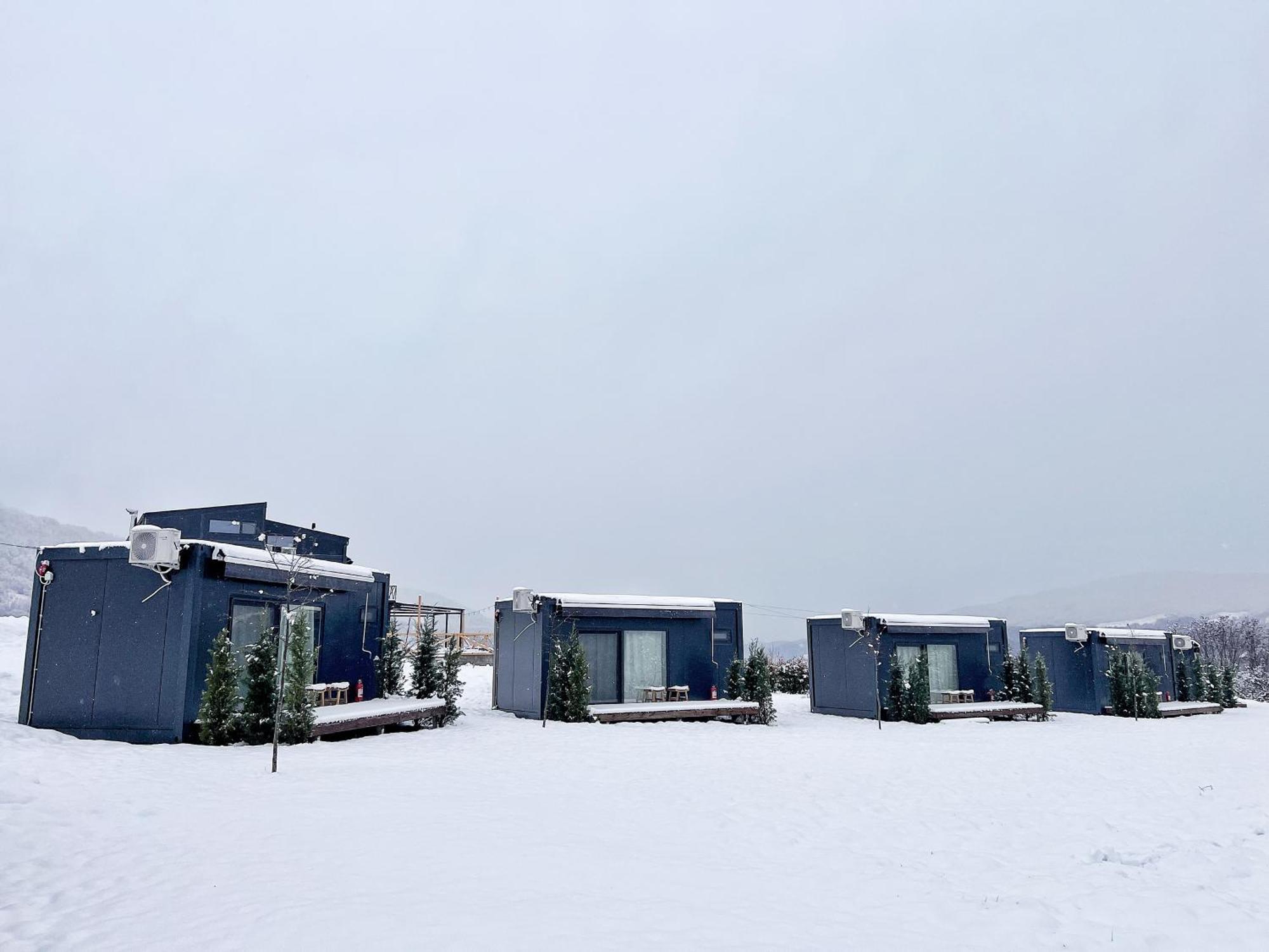 Flandra Glamping Hotell Corbeni Exteriör bild