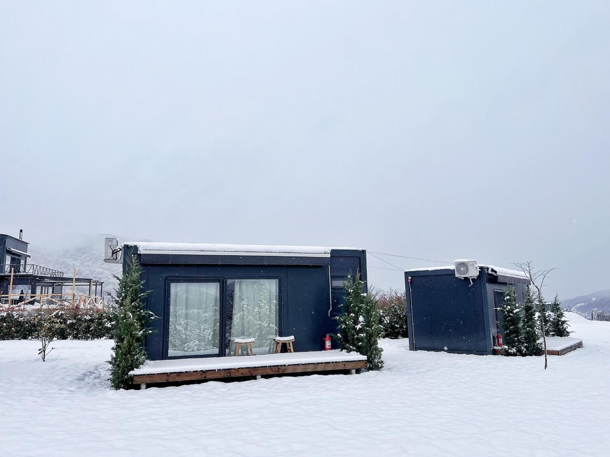 Flandra Glamping Hotell Corbeni Exteriör bild
