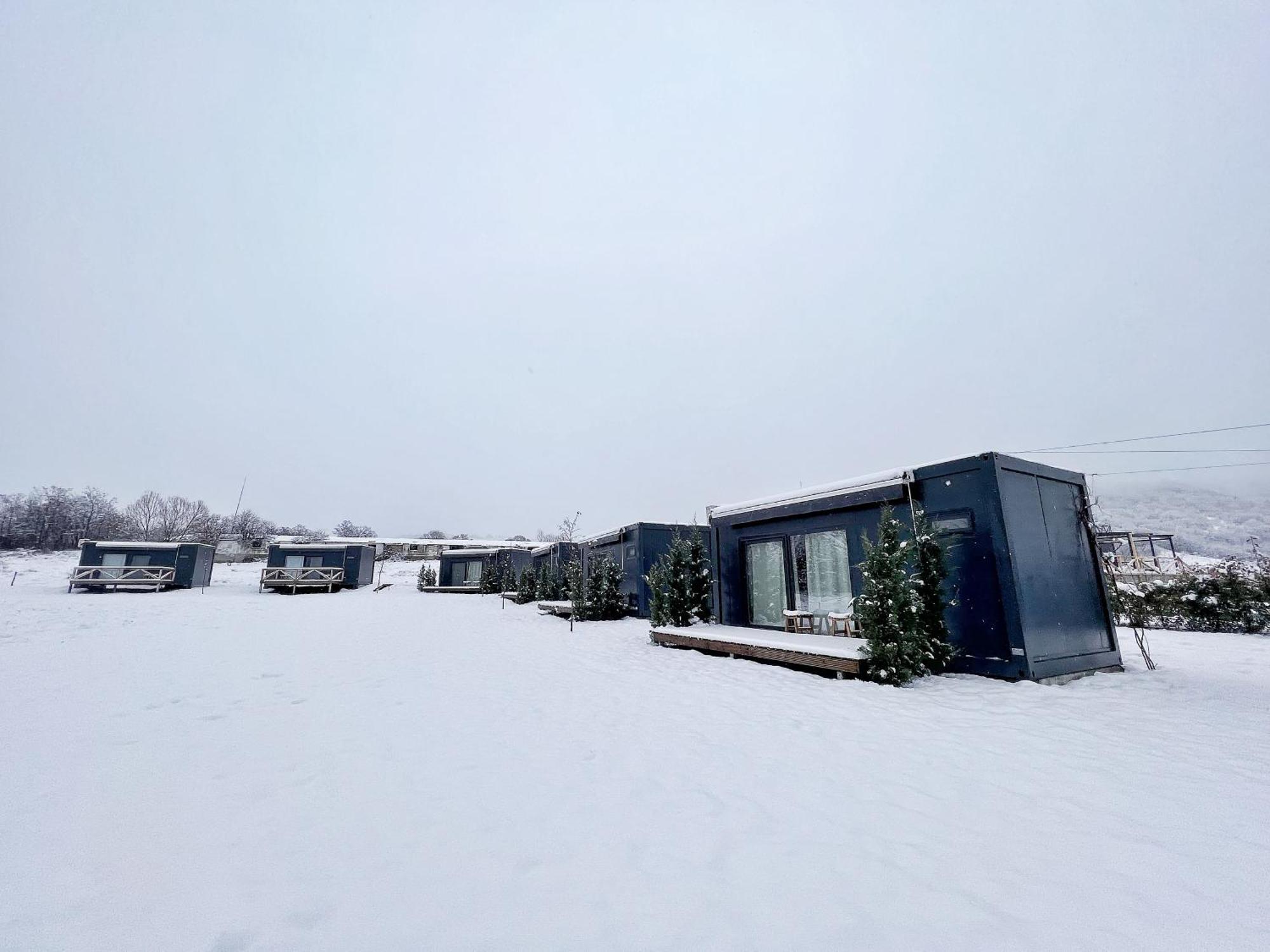 Flandra Glamping Hotell Corbeni Exteriör bild