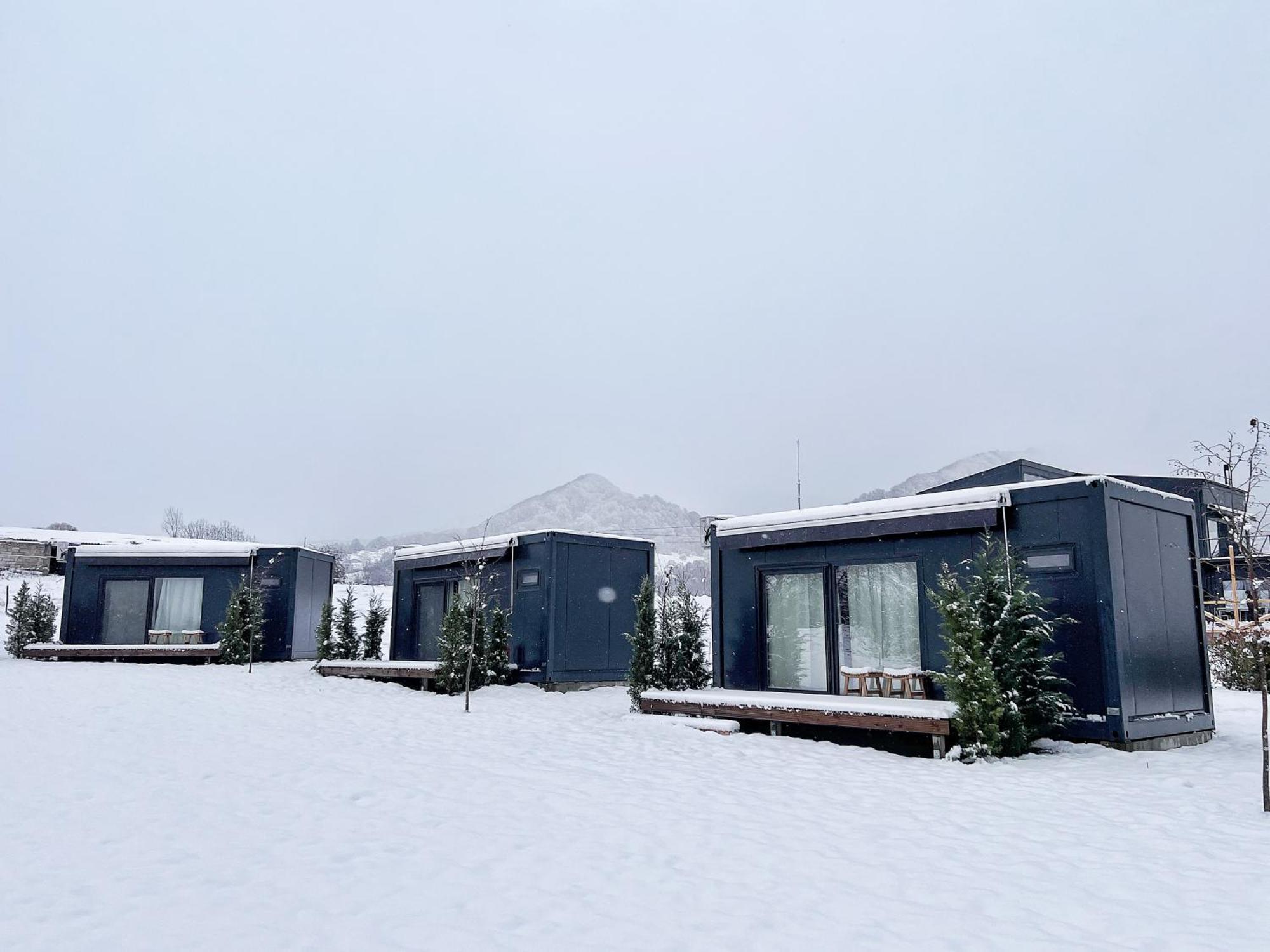 Flandra Glamping Hotell Corbeni Exteriör bild