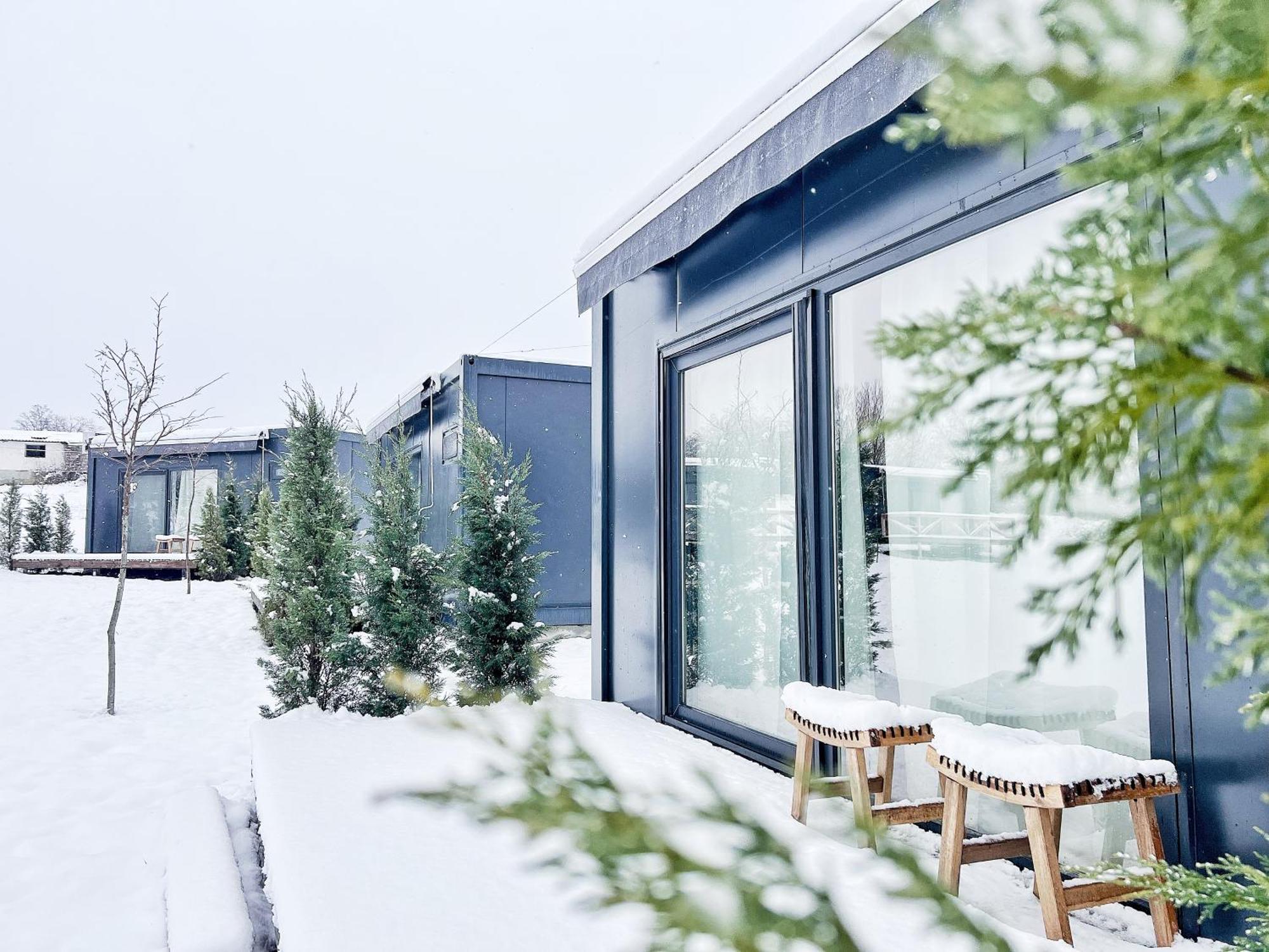 Flandra Glamping Hotell Corbeni Exteriör bild
