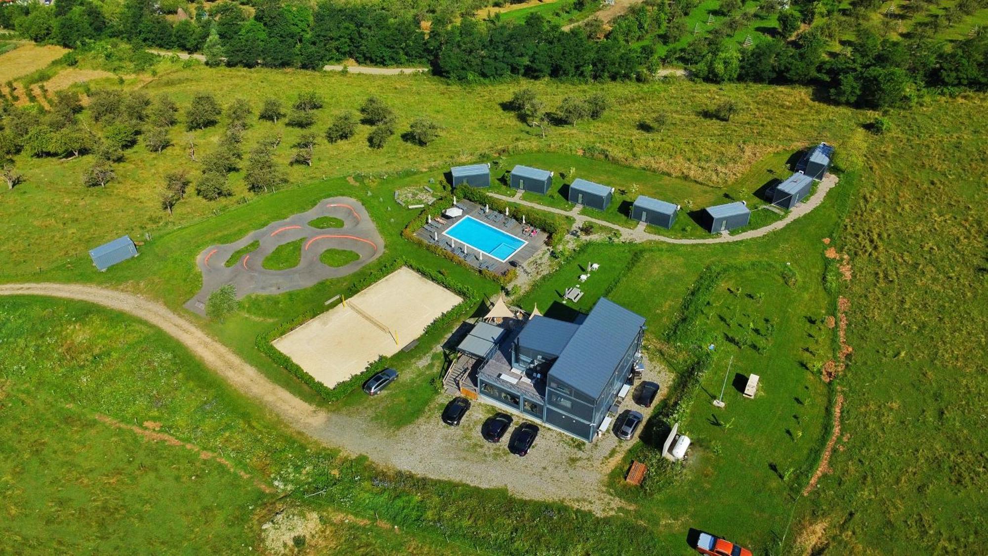 Flandra Glamping Hotell Corbeni Exteriör bild