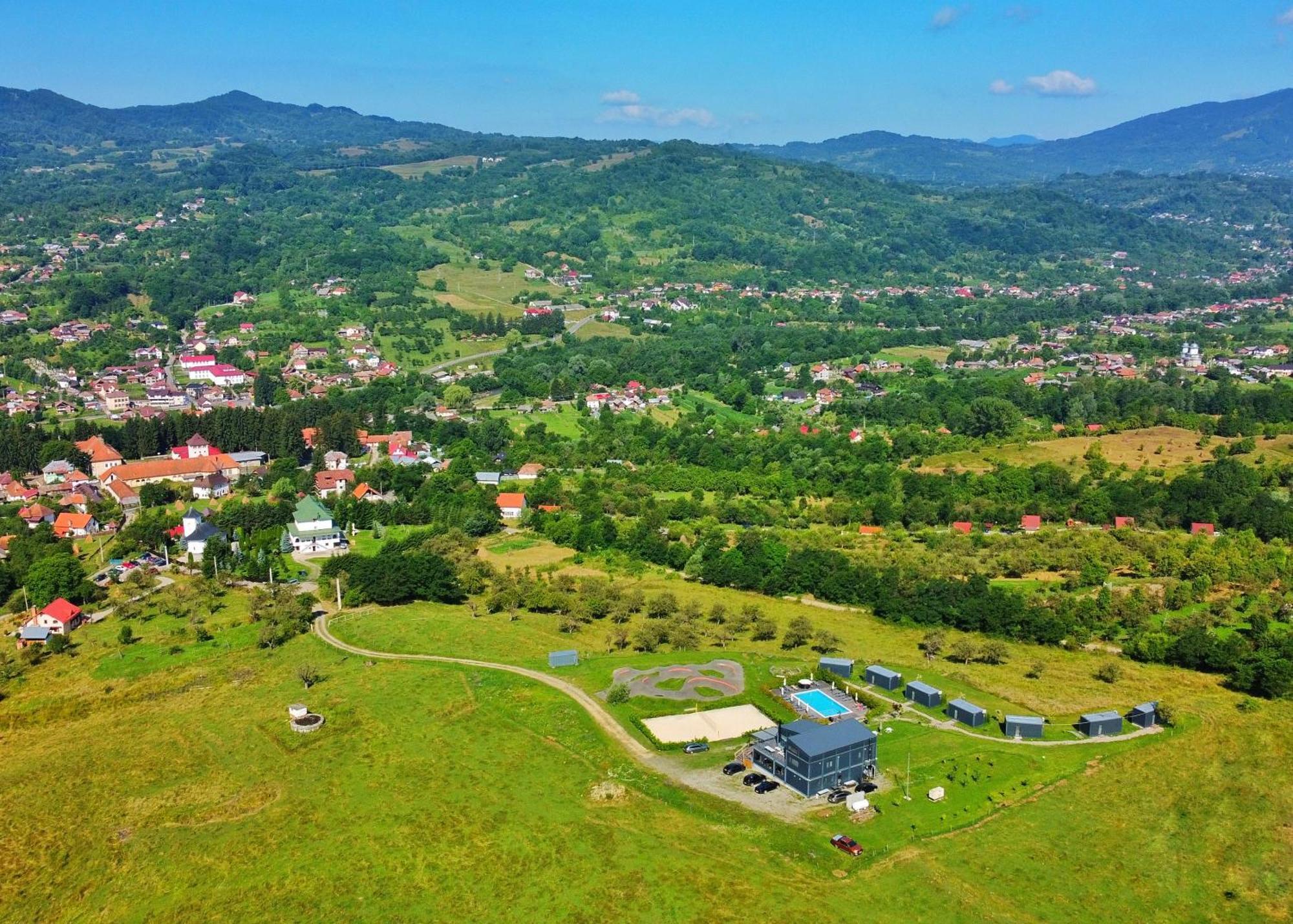 Flandra Glamping Hotell Corbeni Exteriör bild