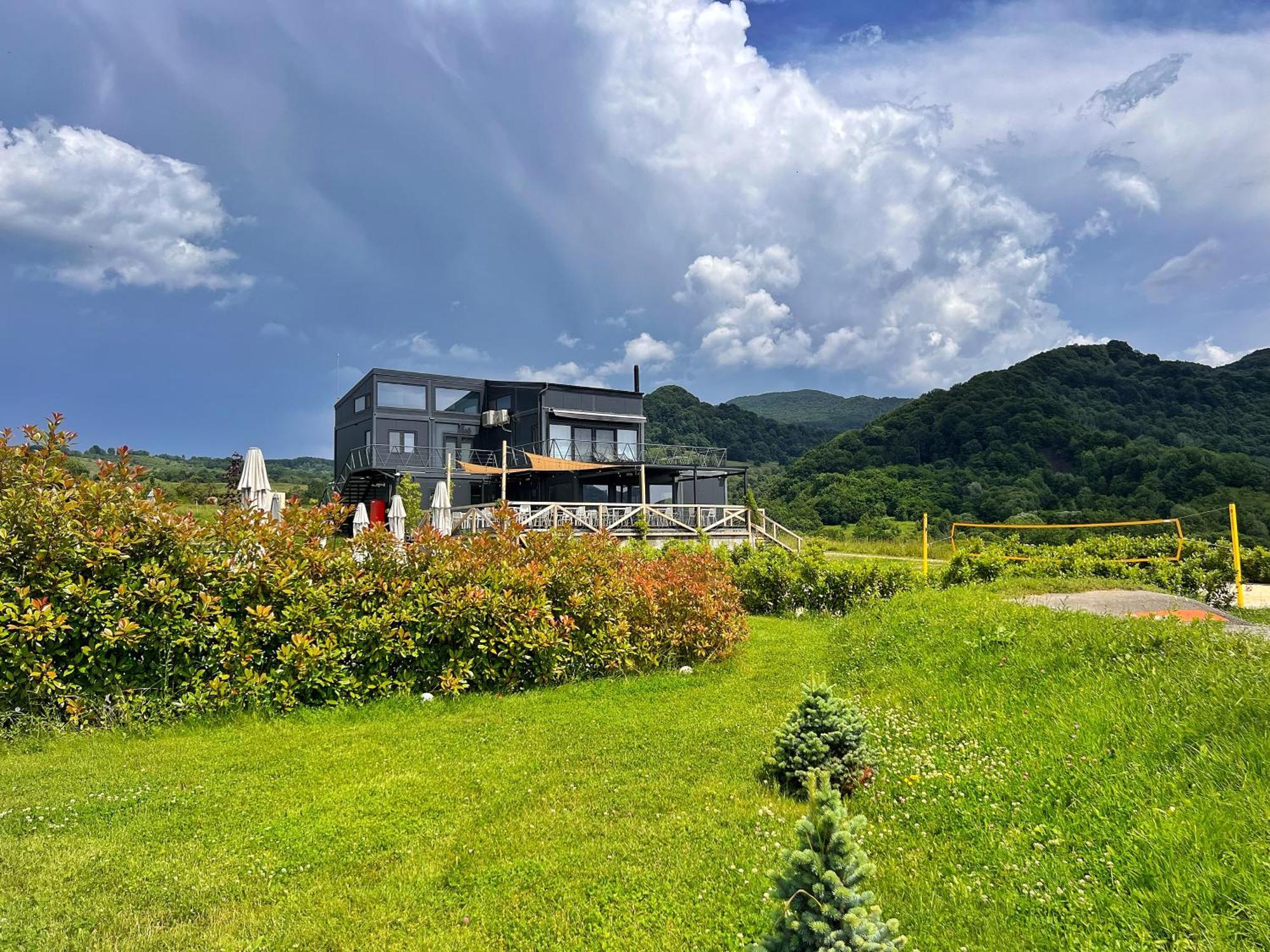 Flandra Glamping Hotell Corbeni Exteriör bild
