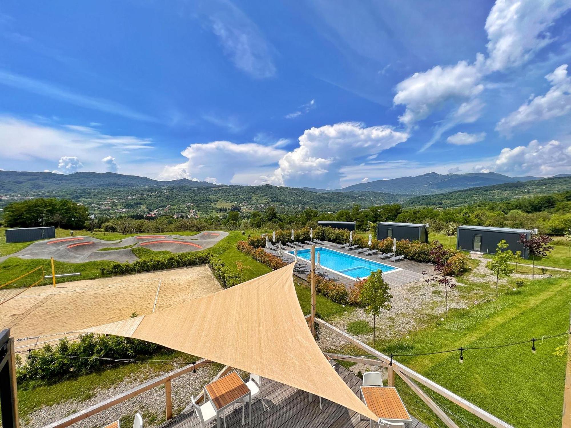 Flandra Glamping Hotell Corbeni Exteriör bild
