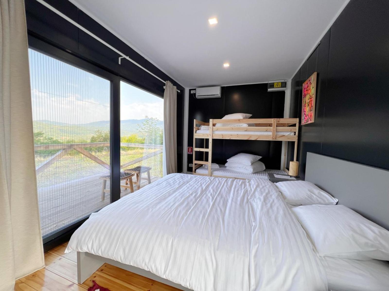 Flandra Glamping Hotell Corbeni Exteriör bild