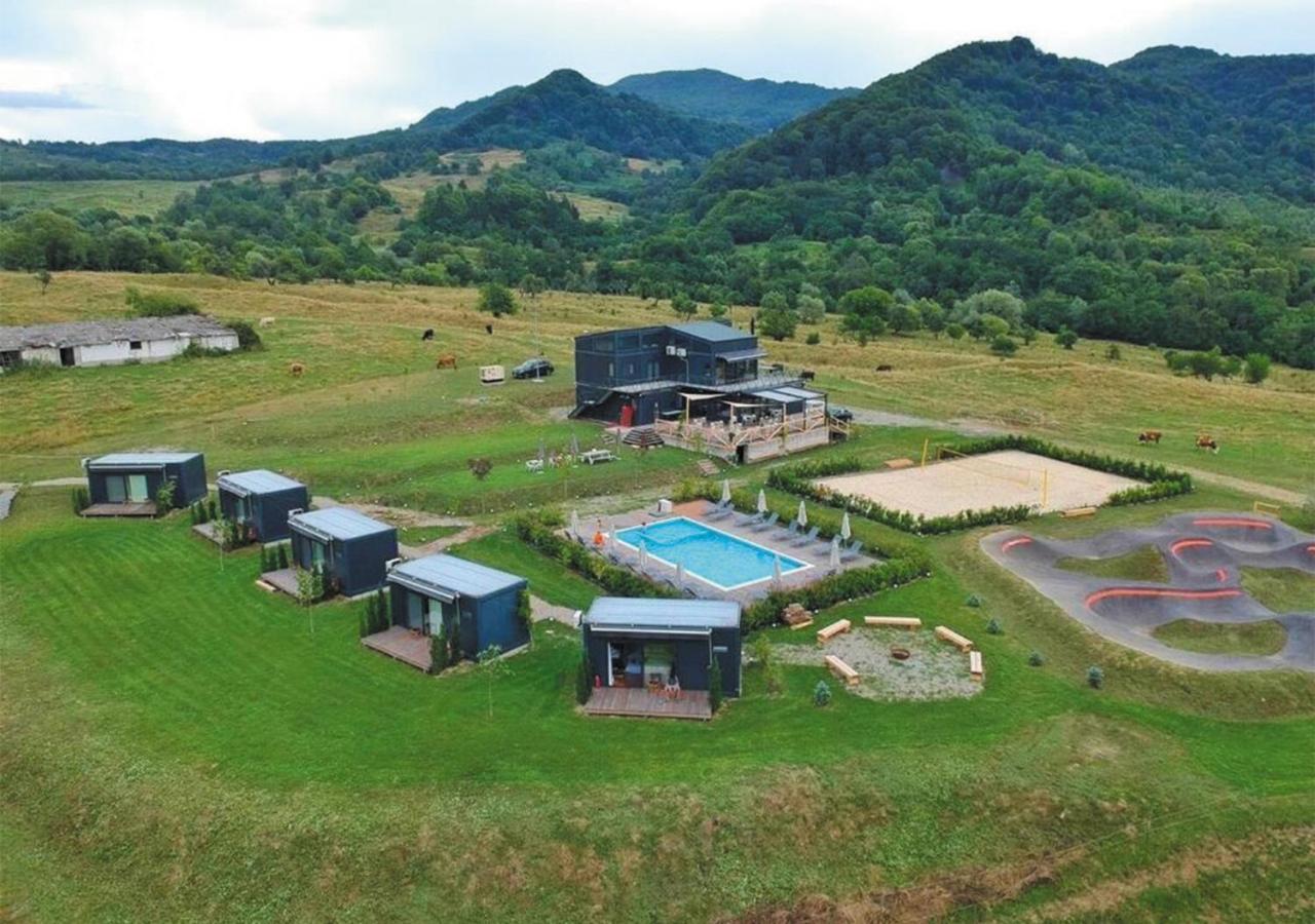 Flandra Glamping Hotell Corbeni Exteriör bild